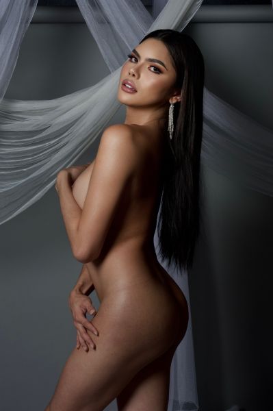 Venus Jenner a real TS Porstar
Classy and High Clasa VIP escort 
Open for incall and out call
Available for all your fetishes
Top and bottom with 18cm dick