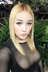 Im Coco shemale จากประเทศไทยที่มีผมสีบลอนด์และอกขนาด 38C.Im พร้อมที่จะเป็นคุณแล้วฉันสามารถด้านบนและด้านล่างหากคุณสนใจกรุณาเพิ่ม whatsapp ของฉัน: +66845560749