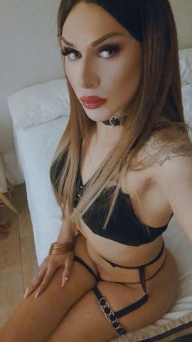 Avril Mdza