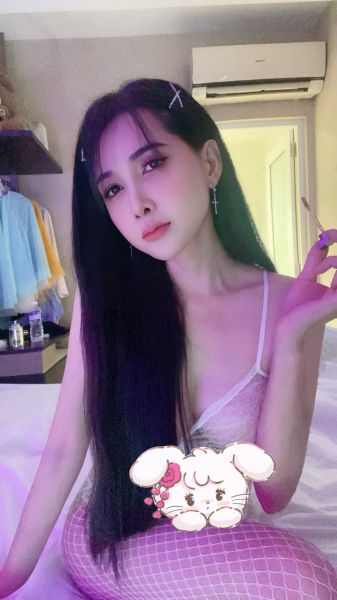 Hey darling my name miu 22 years old 
I live in Singapore now 
Big c , sexy body , beauty face 
try me babe , I will give good service for u 
Contact me 

WeChat ID //  Miumiu199xx
WhatsApp // +60 1133 05 8654