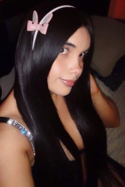 Hola amores soy  natalia soy una chica trans universitaria de adorables encantos,fotografias reales mias privacidad total para chicos primerizos  soy una escort trans traviesa mamadora y muy lecherita  soy una minita trans con senos redonditos y una colita apretada ;soy una chica trans femenina que tiene  fantasias con  chicos potoncitos y vergones ademas de los servicios de compañia presencial (Si no podemos juntarnos contratame en una videollamada erotica) de lunes a domingo contactame