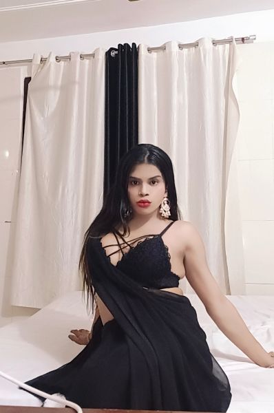 Myself Bharti M From South delhi 24x7 video call and real meet available ping me on whatsapp or call 7042916549 Give respect take respect educated and gunnieq people no time waste me n urs thank you 😊