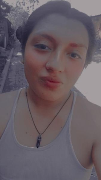 Gordita sabrosa 
Amo los orales 
Hago toda pacion 
Conejita traviesa
